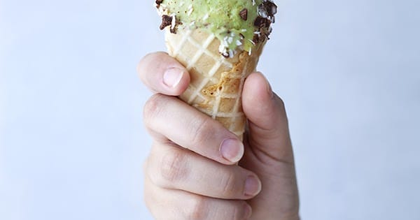 découvrez les secrets de la glace granuleuse : des astuces pour l'éviter et des conseils pour obtenir une texture crémeuse parfaite. apprenez à préparer vos glaces maison comme un pro et savourez des délices glacés sans compromis.